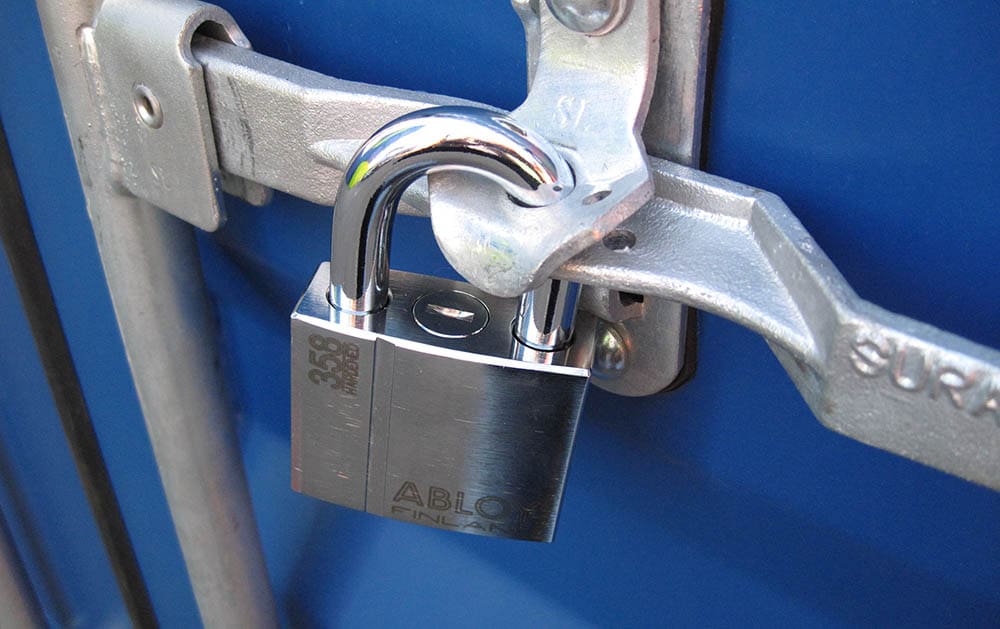 Seecontainer mit Vorhängeschloss Abloy®PL-358T Protec²